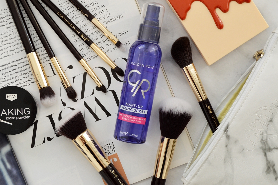 utrwalacz makijażu fixing spray puderek.com.pl